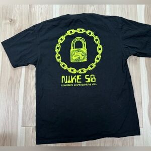 Men Small Nike SB Tee T Shirt Lock Chain Skateboard Loose Fit